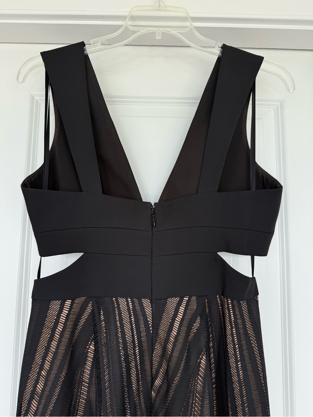BCBGMAXAZRIA Black Cutout V-Neck Gown - Picture 8 of 10